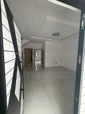 3bdrm Duplex in Lekki Phase 2 for rent