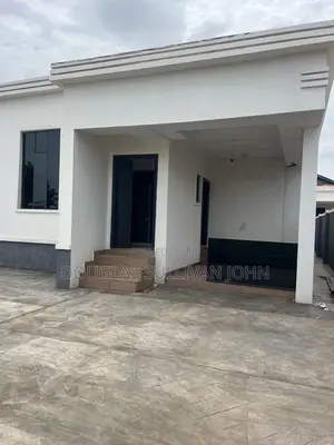 4bdrm Bungalow in Anamco Airport Road, Enugu for sale