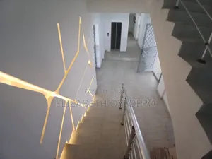 Furnished 3bdrm Apartment in Lekki Ph1 for sale