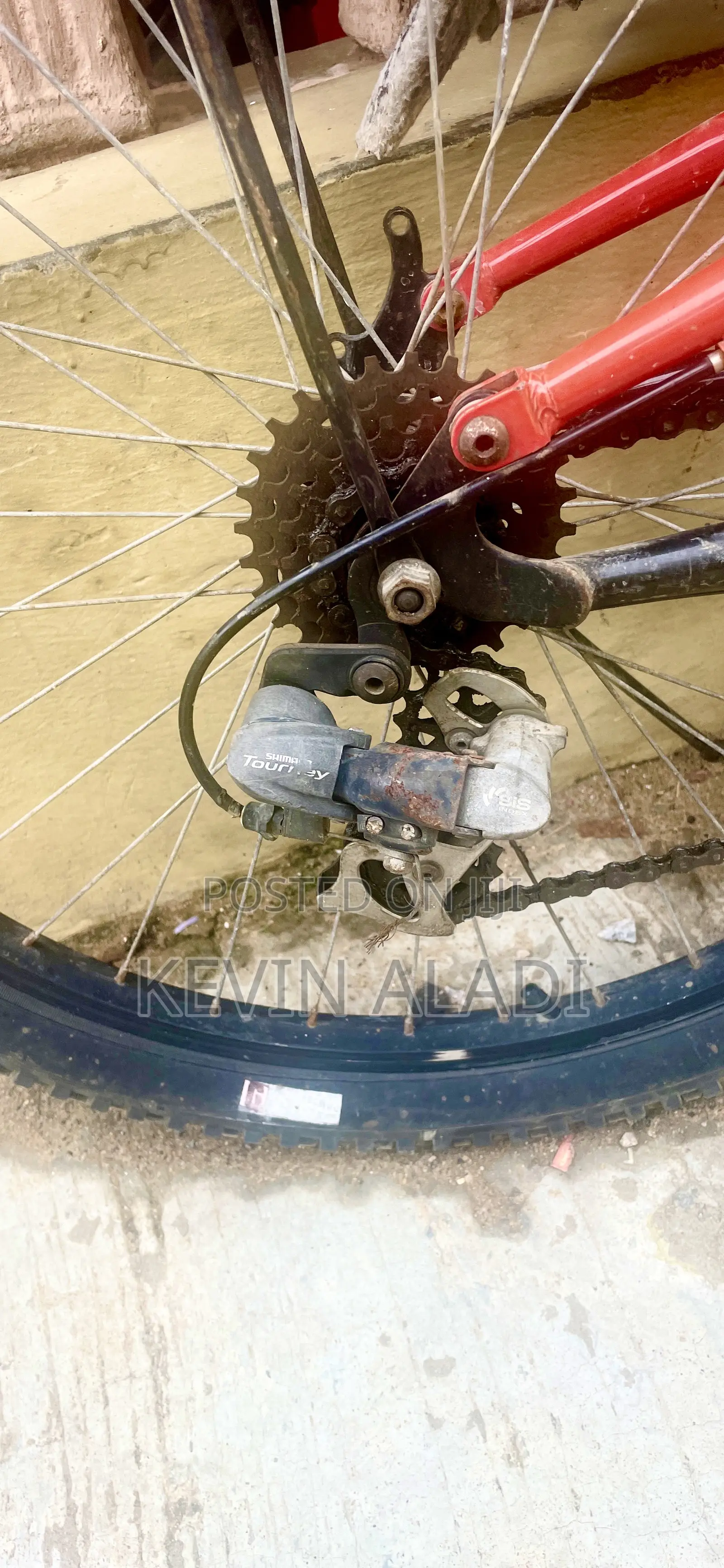 Neat Mountain Bicycle With Front Suspension – Excellent Condition