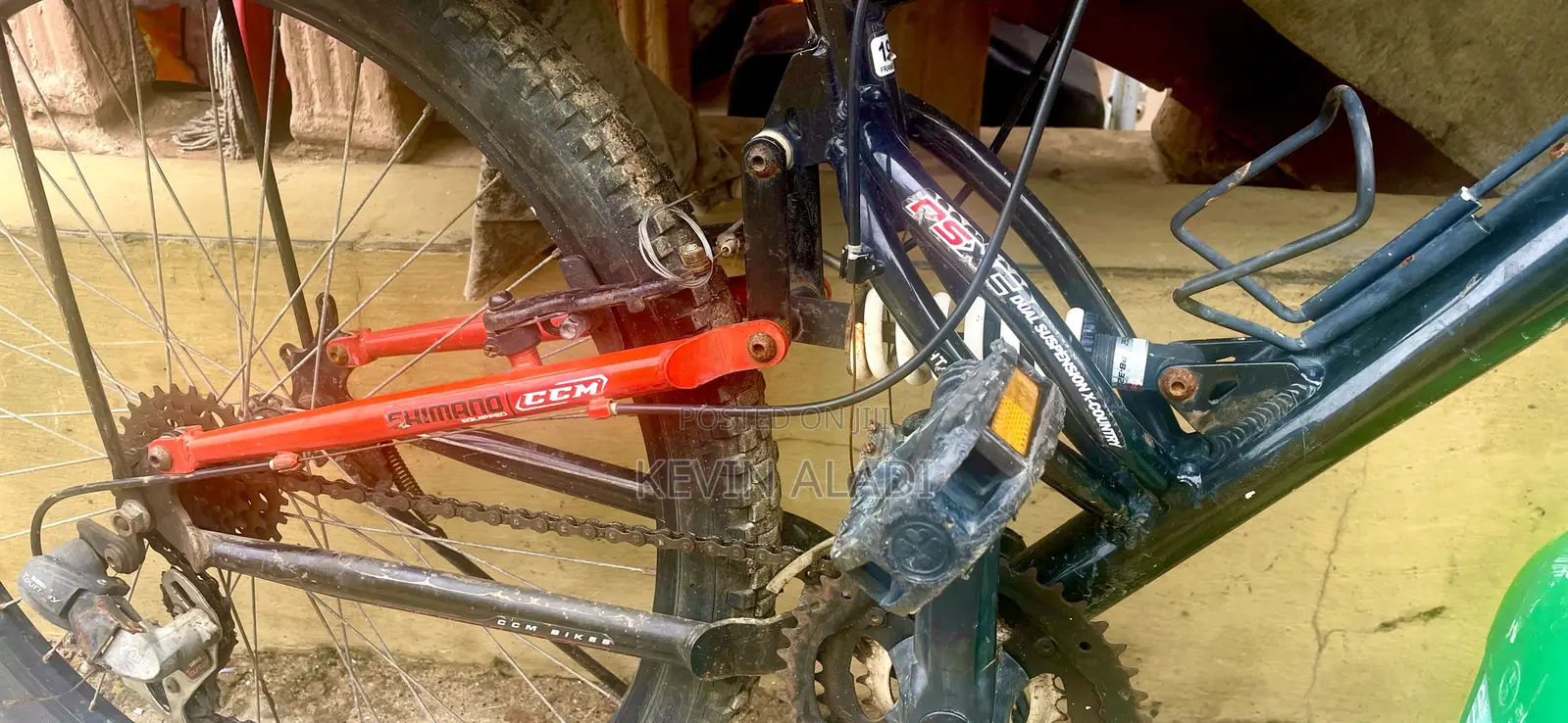 Neat Mountain Bicycle With Front Suspension – Excellent Condition