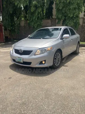 Toyota Corolla 2010 Silver