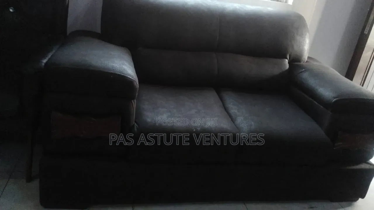 7 Seater Chair