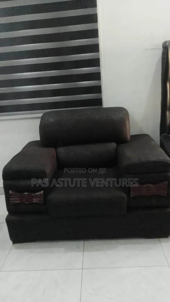 7 Seater Chair