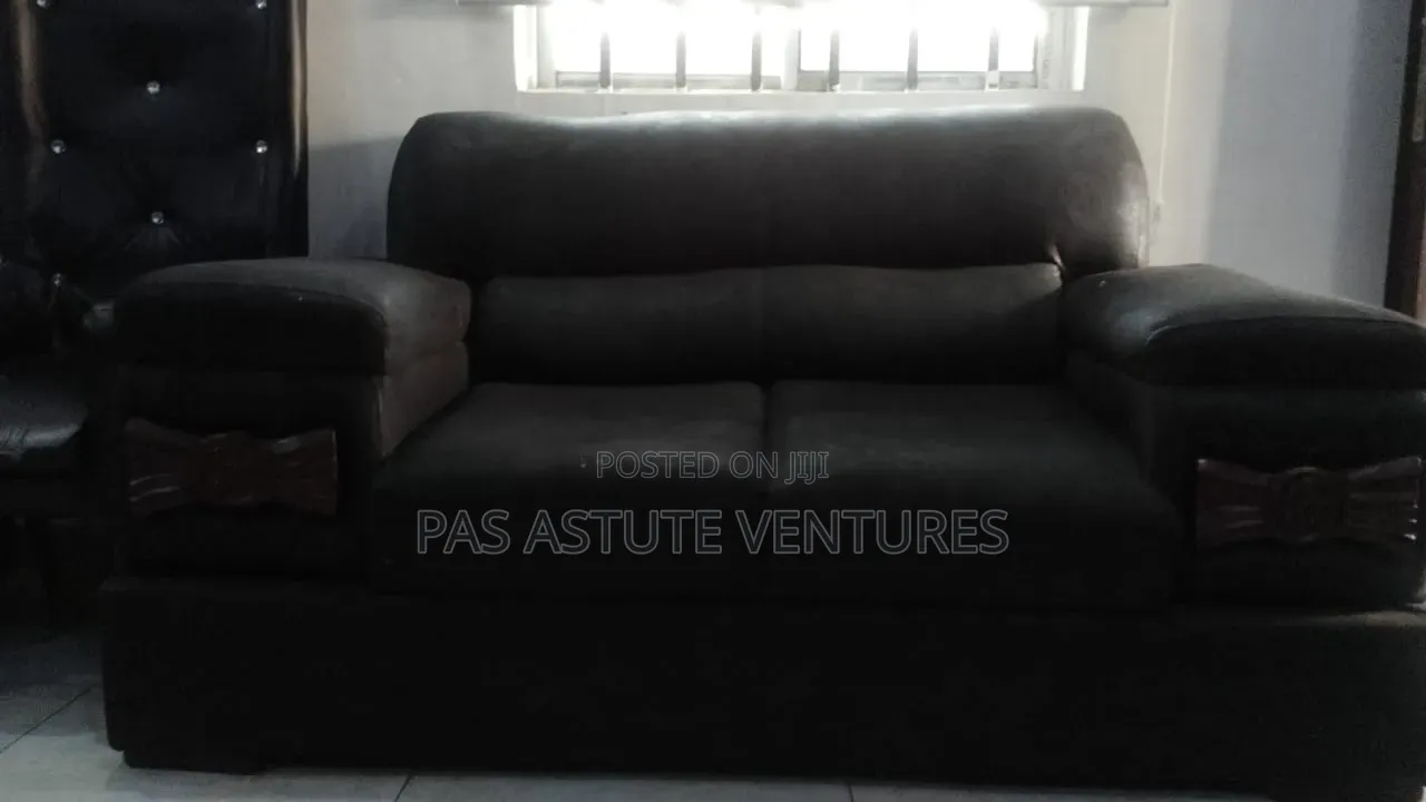 7 Seater Chair