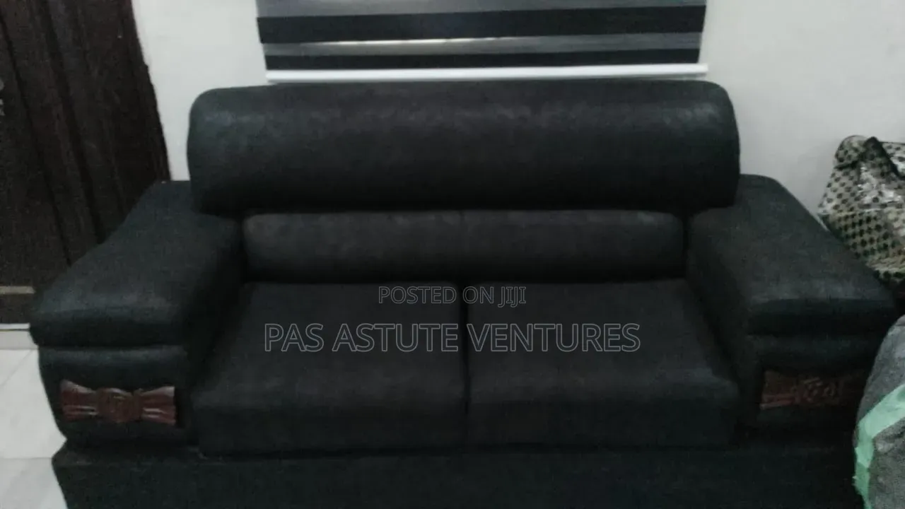 7 Seater Chair