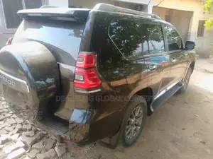 Toyota Land Cruiser Prado 4.0 Petrol GX-L 2012 Black