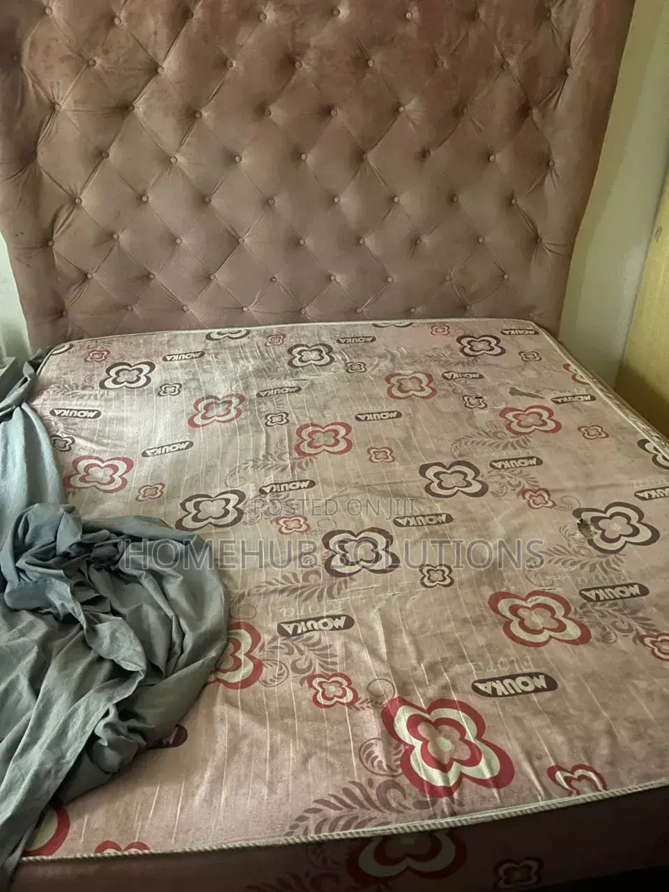 4.5by6 Bedframe With Mattress