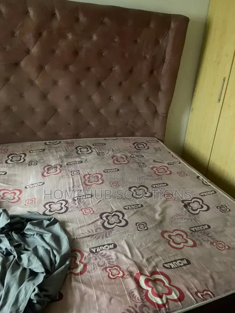 4.5by6 Bedframe With Mattress