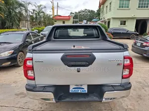 Toyota Hilux Revo Double Cab Petrol 2.7 AWD 2020 Silver