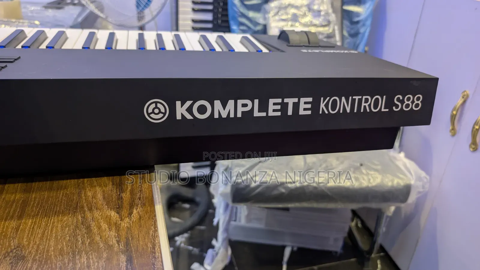 Komplete Kontrol S88 Mkii Studio Midi Keyboard Controller