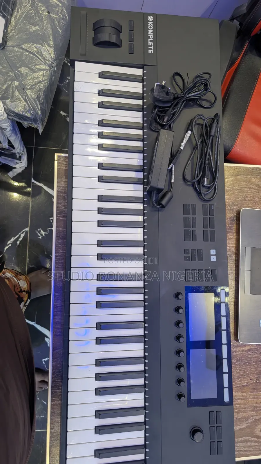 Komplete Kontrol S88 Mkii Studio Midi Keyboard Controller