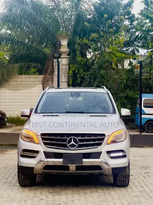 Mercedes-Benz M Class ML350 4MATIC 4dr SUV AWD (3.5L 6cyl 7A) 2015