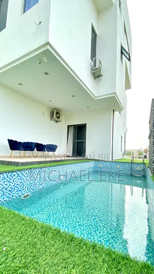 5 Bedroom Fully Detached Home