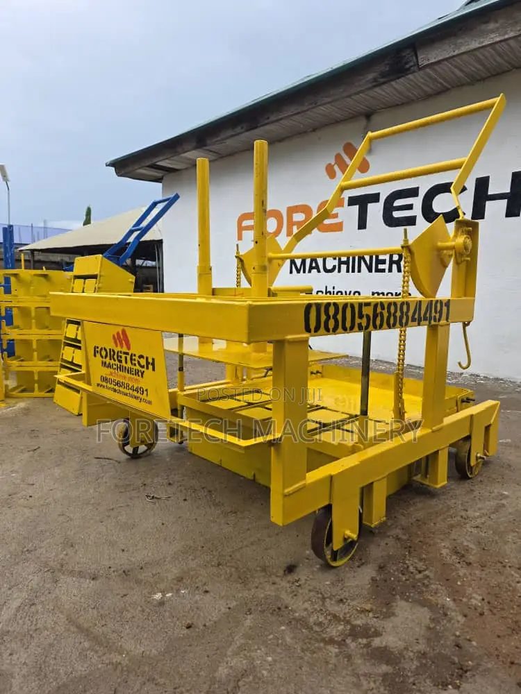 Concrete Mobile Block Molding Machine. (3000 Daily)
