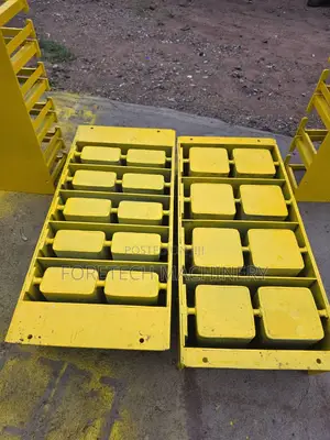 Concrete Mobile Block Molding Machine. (3000 Daily)