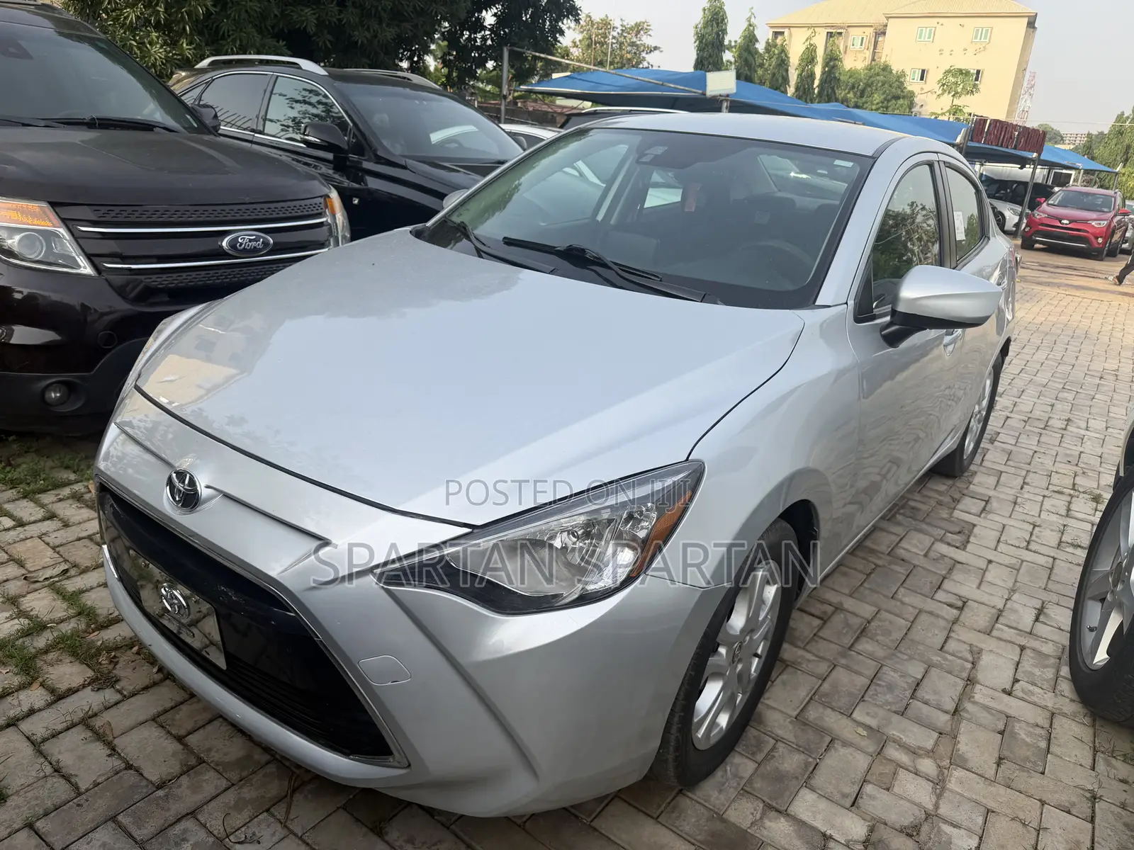 Toyota Yaris 2018 Silver