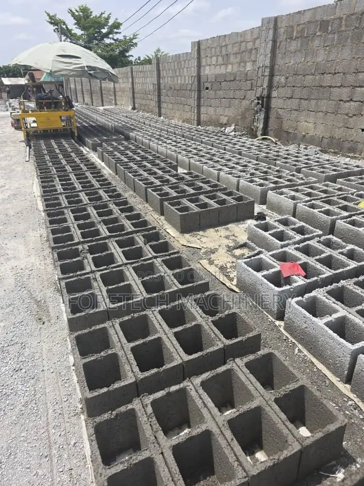 Egg Layer Mobile Concrete Block Molding Machine