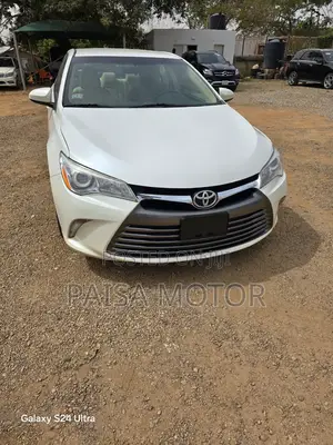 Toyota Camry XLE 4dr Sedan (2.5L 4cyl 6A) 2017 White