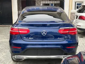 Mercedes-Benz GLC-Class 2019 Blue