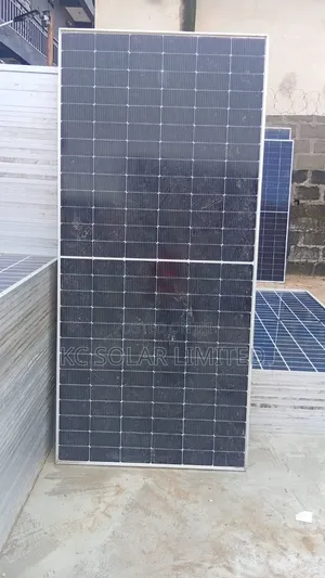 700w Half-Cut Jinko Solar Panel