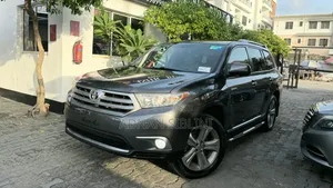 Toyota Highlander Limited 3.5l 4WD 2013 Gray