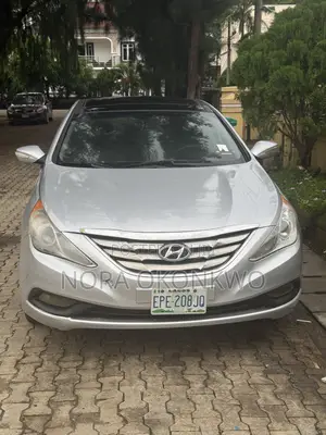 Hyundai Sonata Limited Sedan FWD (2.4L 4cyl 6A) 2013 Silver