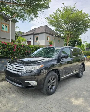 Toyota Highlander SE 2012 Black
