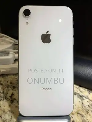 Apple iPhone XR 64 GB White