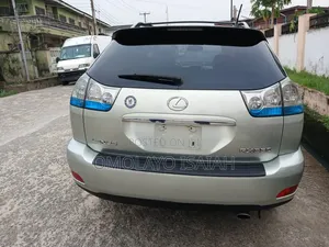 Lexus LM 2020 Silver