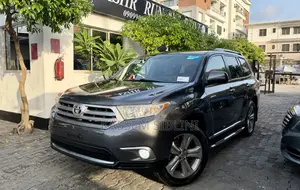 Toyota Highlander Limited 3.5l 4WD 2013 Gray