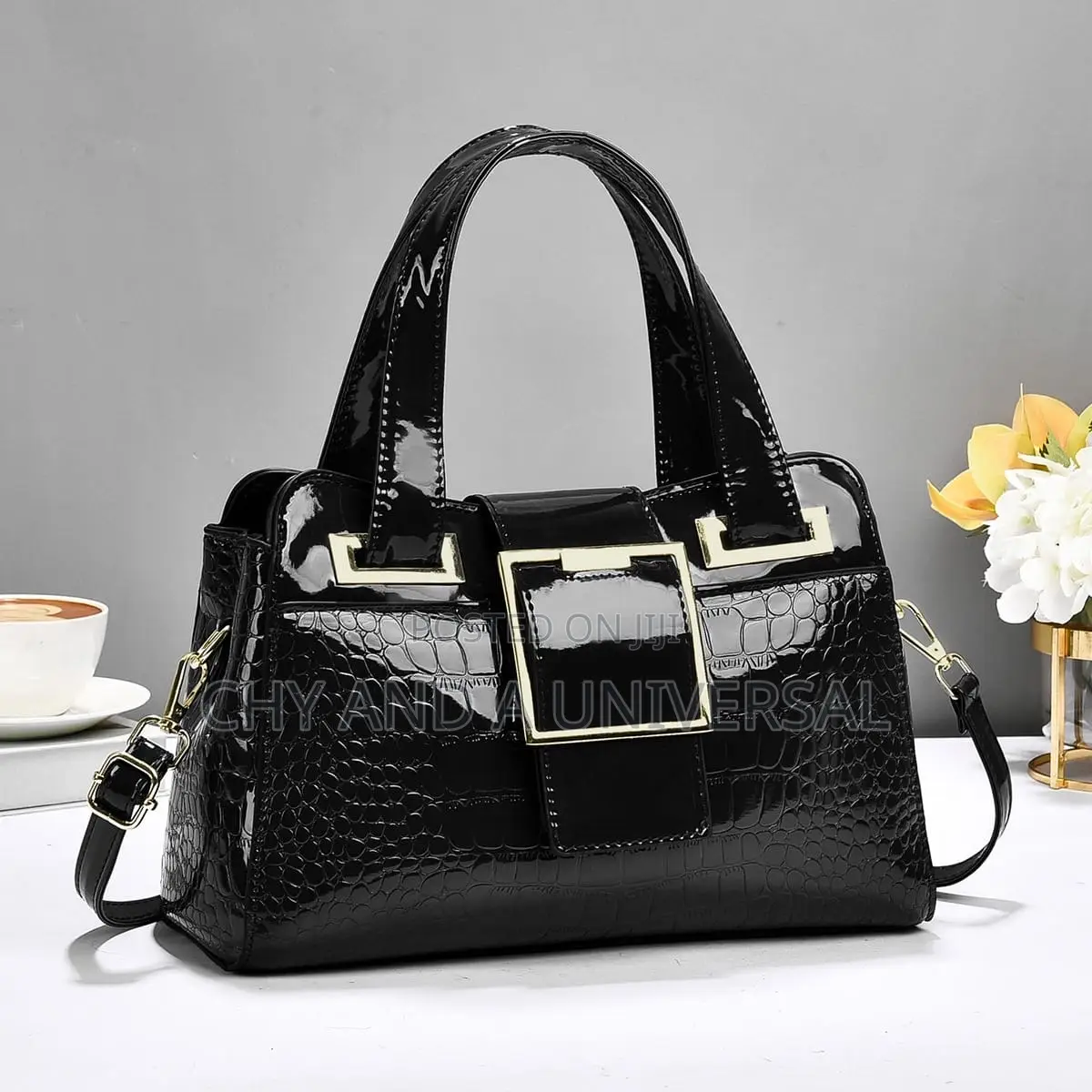High Quality Handbag With Adjustable Strap