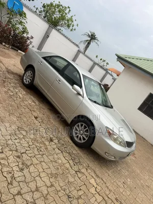 Toyota Camry LE 4dr Sedan (2.4L 4cyl 4A) 2004 Silver