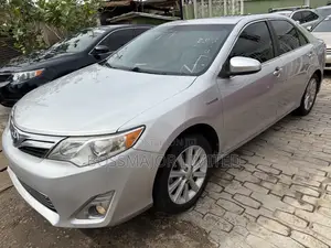 Toyota Camry XLE 4dr Sedan (2.5L 4cyl 6A) 2013 Silver