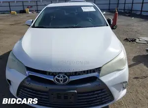 Toyota Camry LE 4dr Sedan (2.5L 4cyl 6A) 2015 White