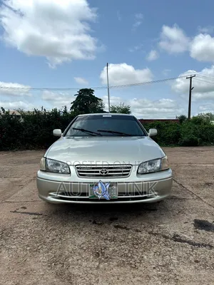 Toyota Camry XLE 4dr Sedan (2.2L 4cyl 4A) 2001 Silver