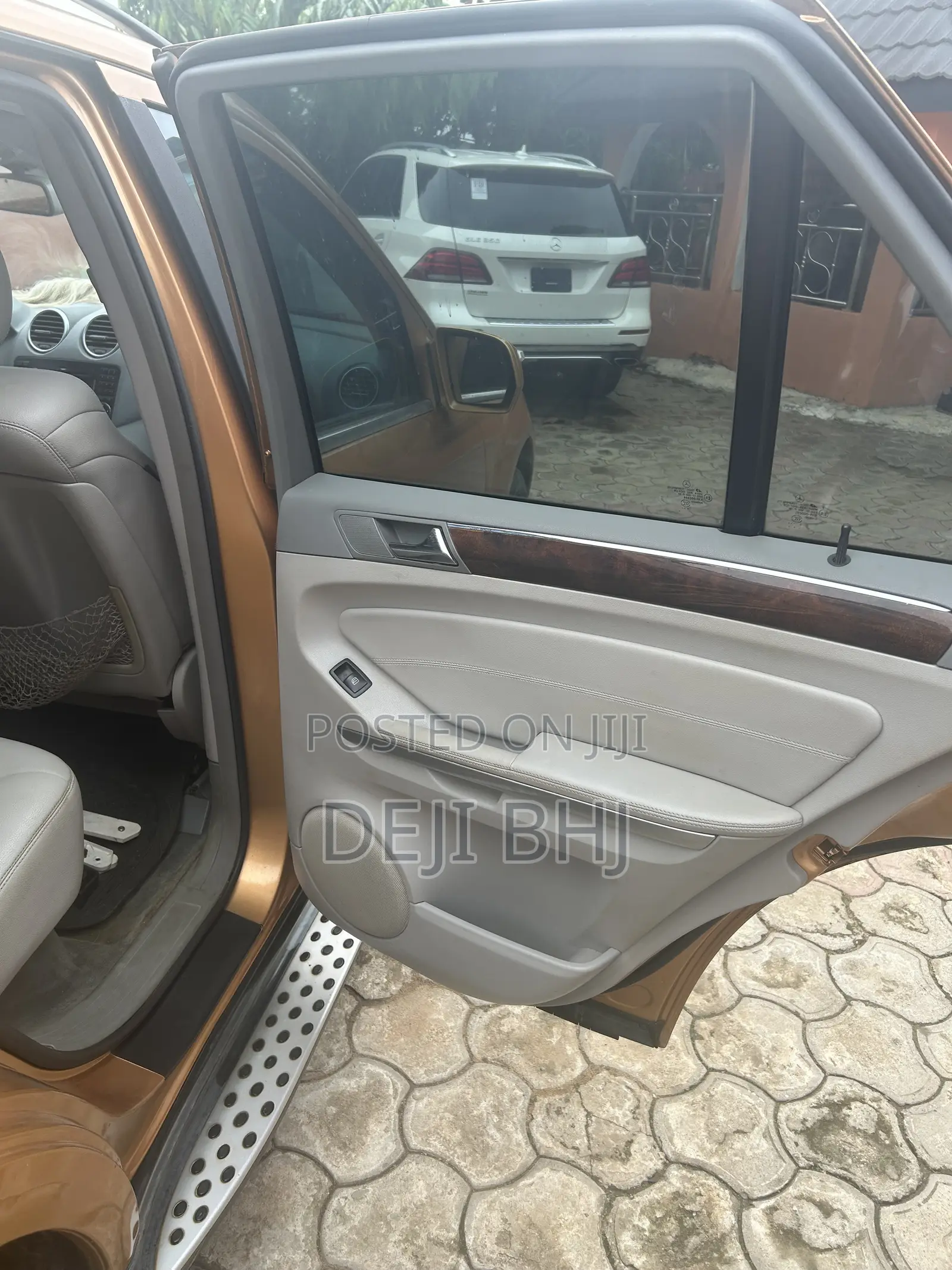 Mercedes-Benz M Class 2009 Gold