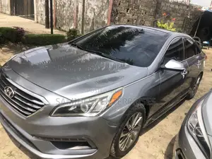 Hyundai Sonata Sport 2.0T Sedan FWD (2.0L 4cyl 6A) 2016 Silver