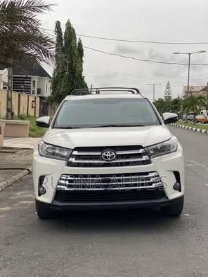 Toyota Highlander XLE 4dr SUV AWD (3.5L 6cyl 6A) 2015 White