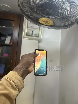 Apple iPhone XR 64 GB Black
