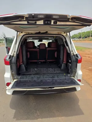 Lexus LX 2018 White