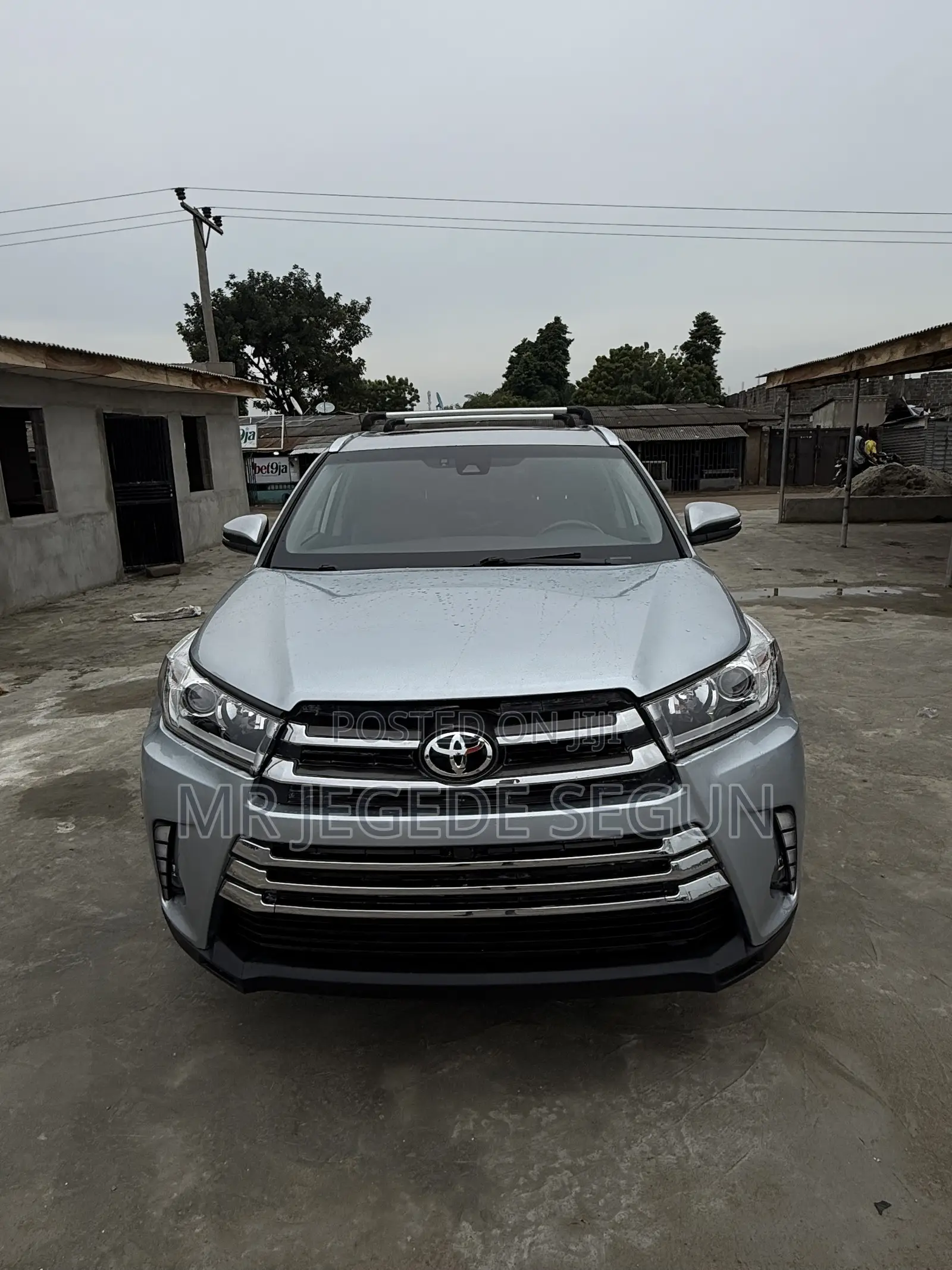Toyota Highlander SE 2019 Silver