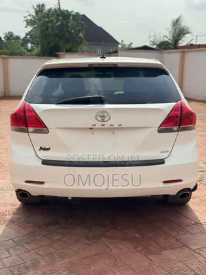 Toyota Venza V6 AWD 2011 White