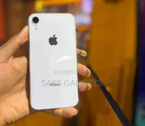 Apple iPhone XR 64 GB White