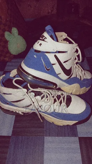 Basketball Shoe