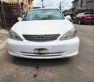 Toyota Camry LE 4dr Sedan (2.4L 4cyl 5M) 2003 White