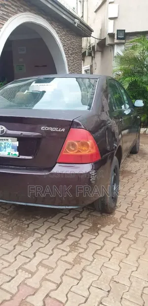 Toyota Corolla 2000 Brown
