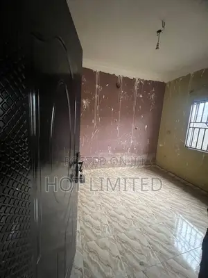 2bdrm Block of Flats in Pen Cinema for rent
