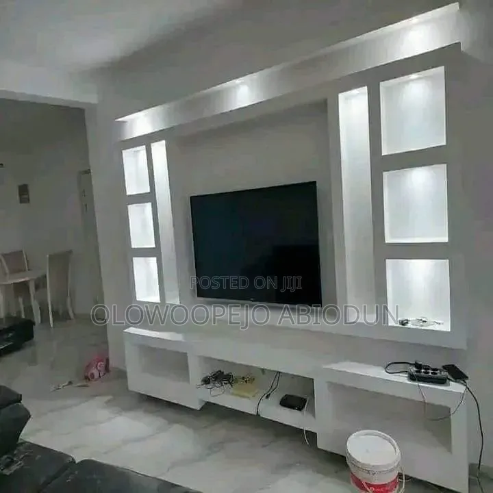 Pop Ceiling and Screeding