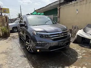 Honda Pilot Touring 4dr SUV 4WD (3.5L 6cyl 9A) 2016 Gray